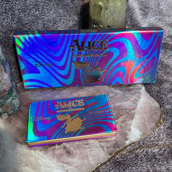 Sigma Alice in Wonderland Set - Picture 2 of 4